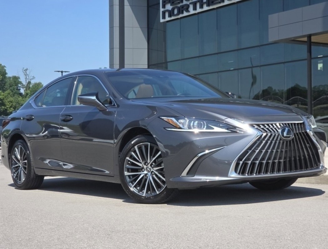 2026 Lexus ES 350 - Image 2
