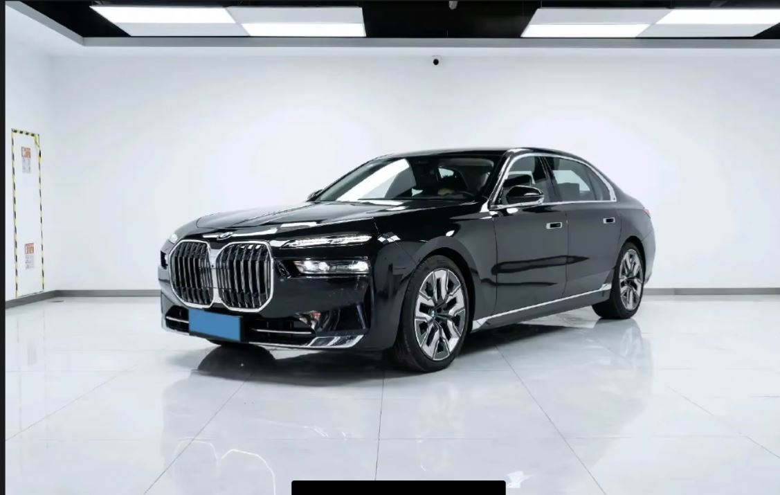 2026 BMW 7 Series - Image 2