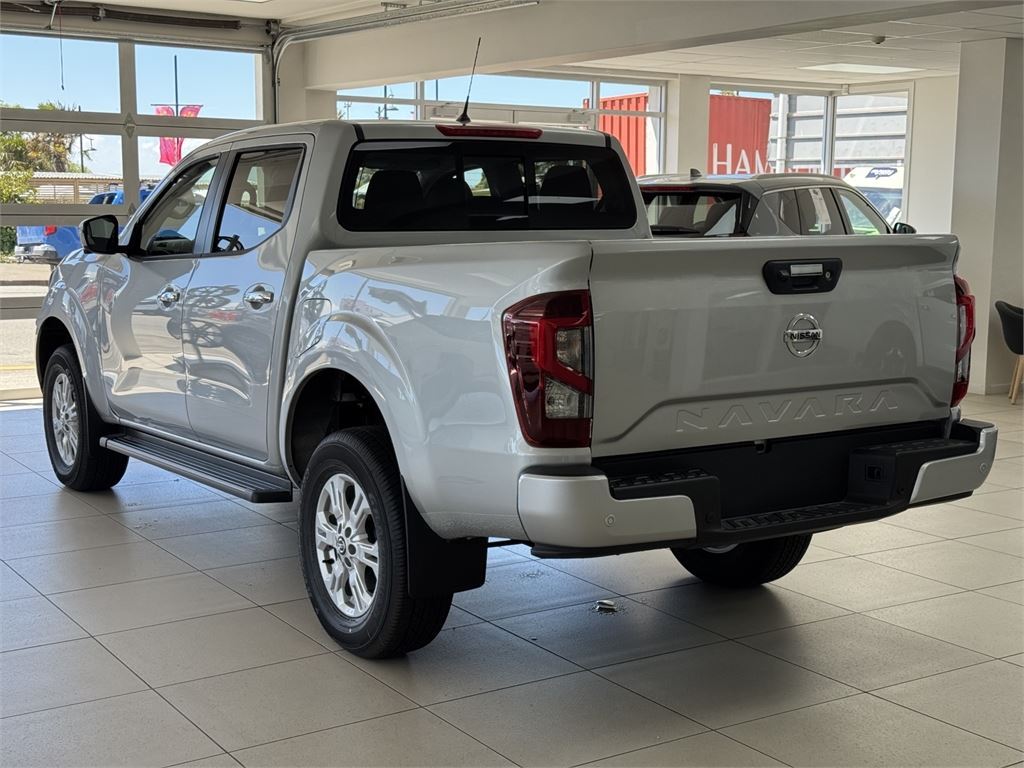 2026 Nissan Navara ST 4WD Double Cab pickup Car - Image 2