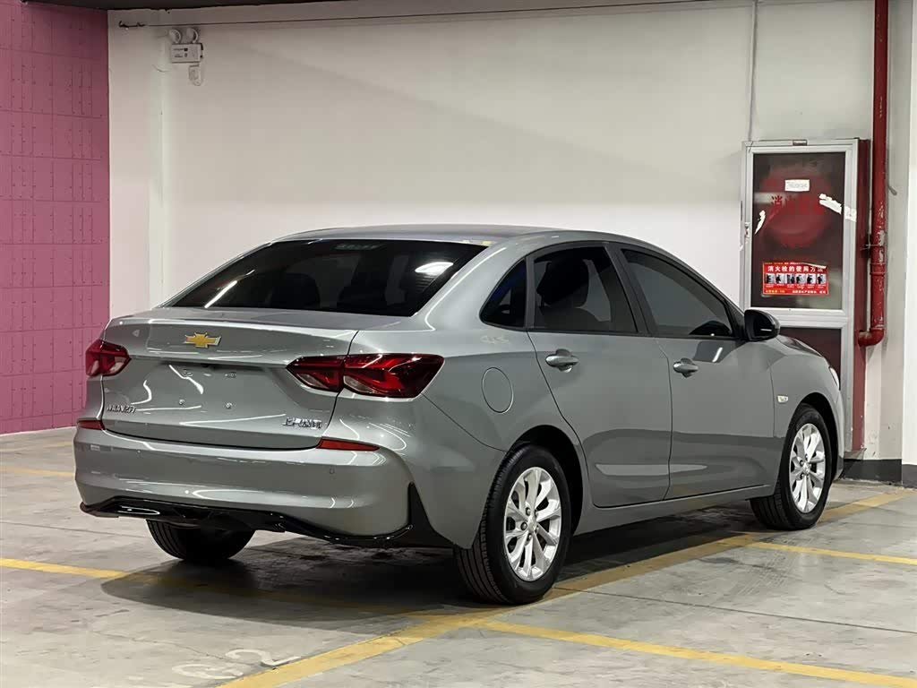 Used 2024 Chevrolet Cruze 1.5L - Image 2