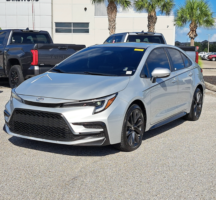 ToyotaS Corolla SE sedan CAR