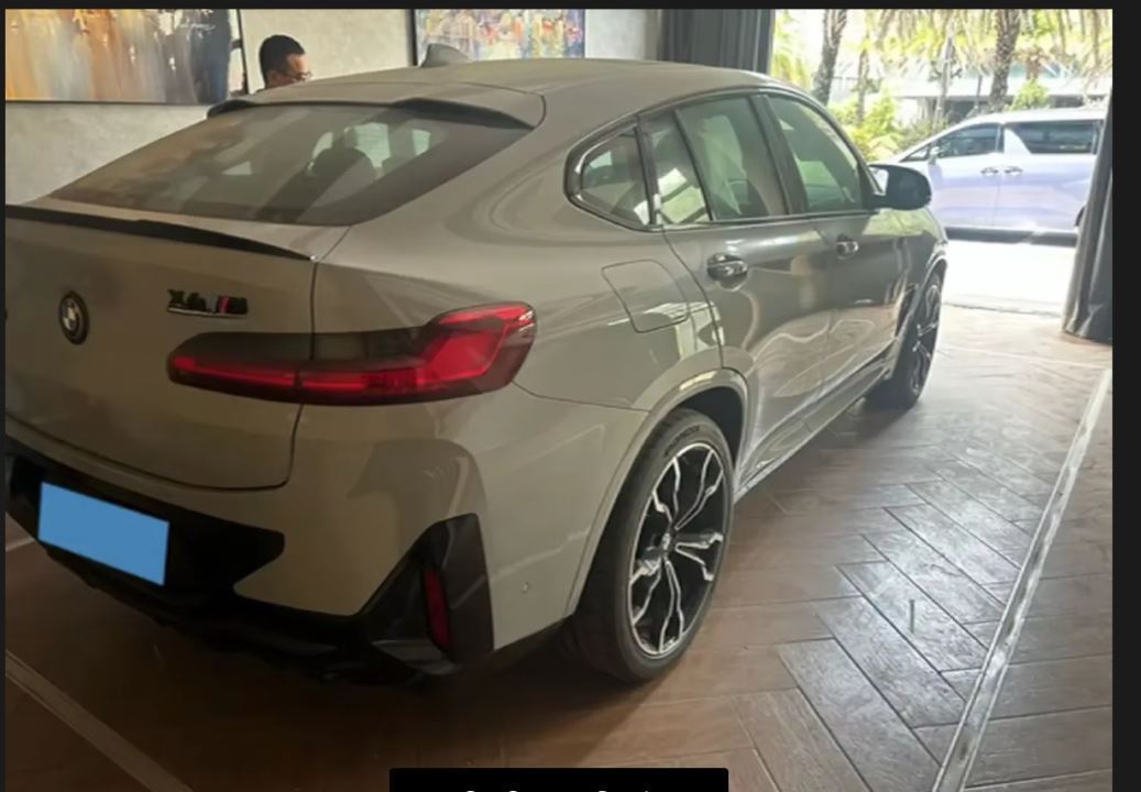 2026 BMWs X4 suv CAR - Image 3