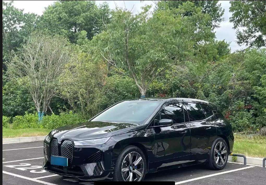 2026 BMWS IX SUV CAR