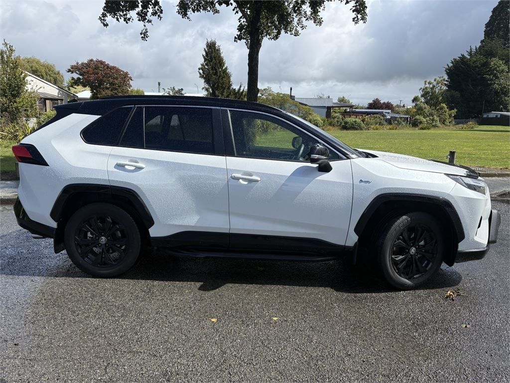 2026 Toyota RAV4 XSE 2.5P HV ECVT AWD SUV/5D/5S Intelligent Safety SUV - Image 4