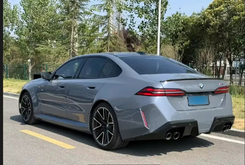 2026 BMWs M5 Sedan CAR Used - Image 3